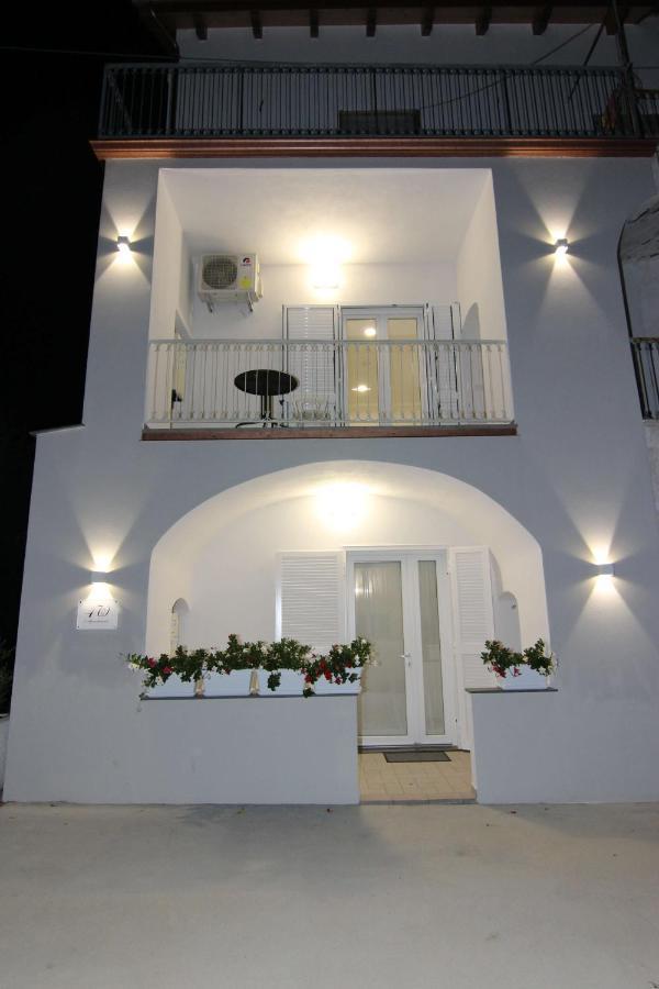 Four White Apartments アジェーロラ エクステリア 写真