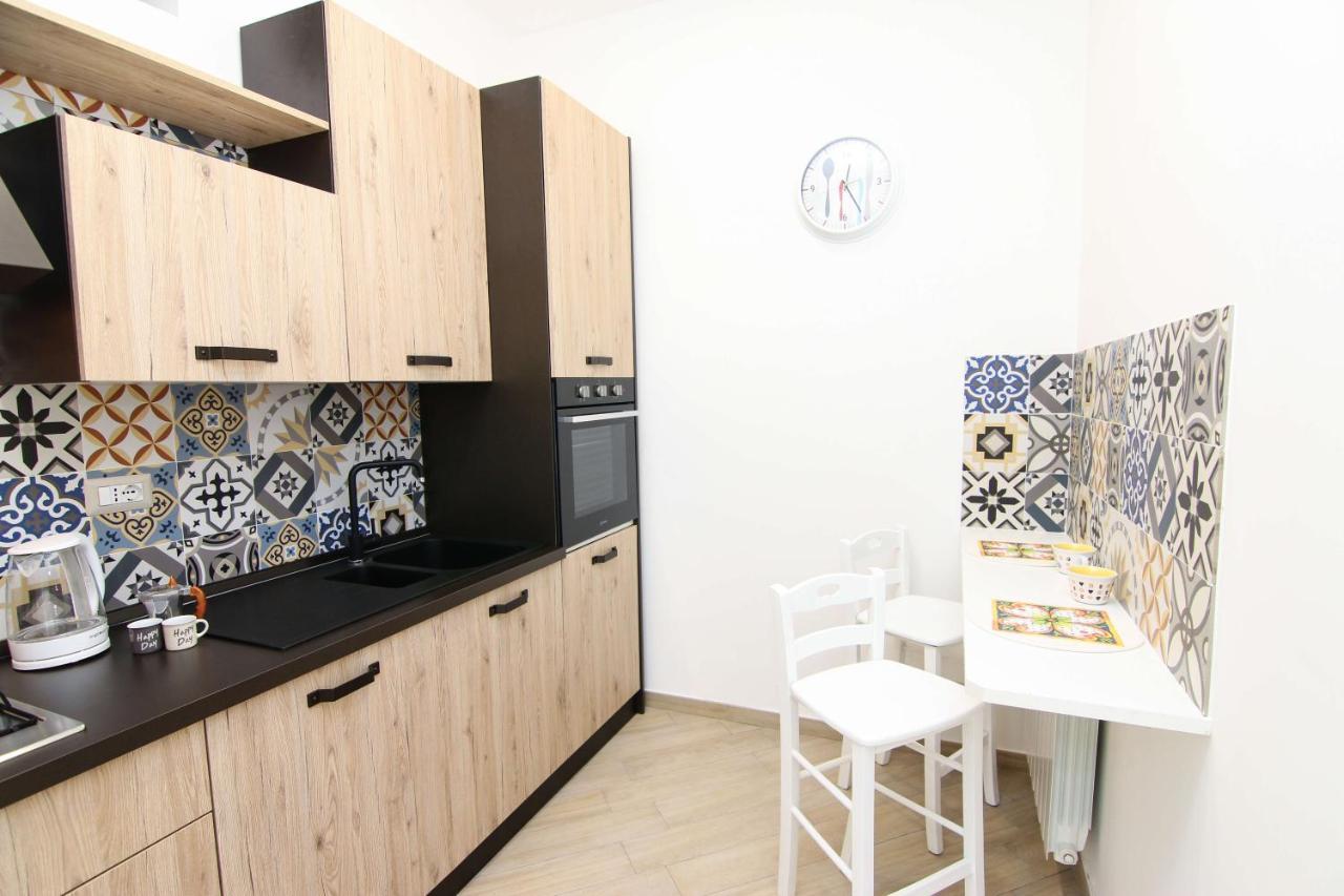 Four White Apartments アジェーロラ エクステリア 写真
