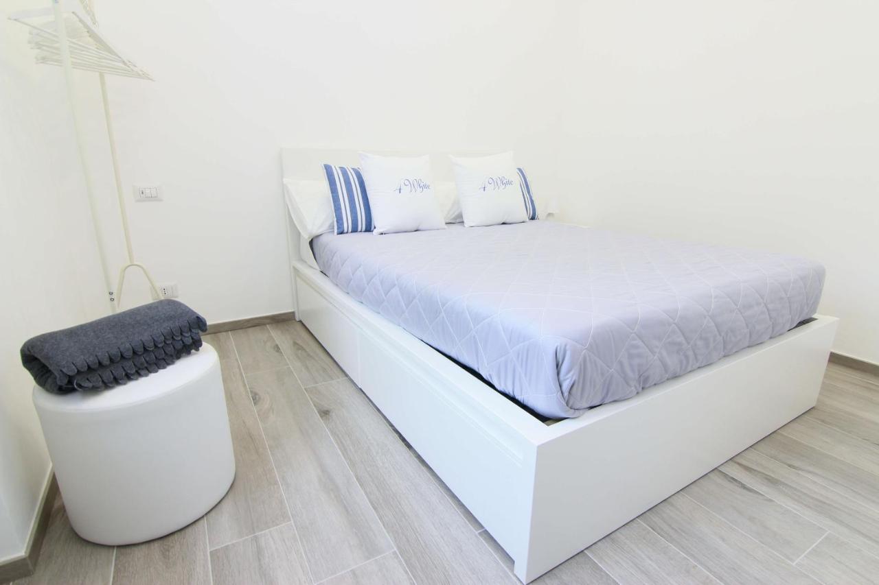 Four White Apartments アジェーロラ エクステリア 写真